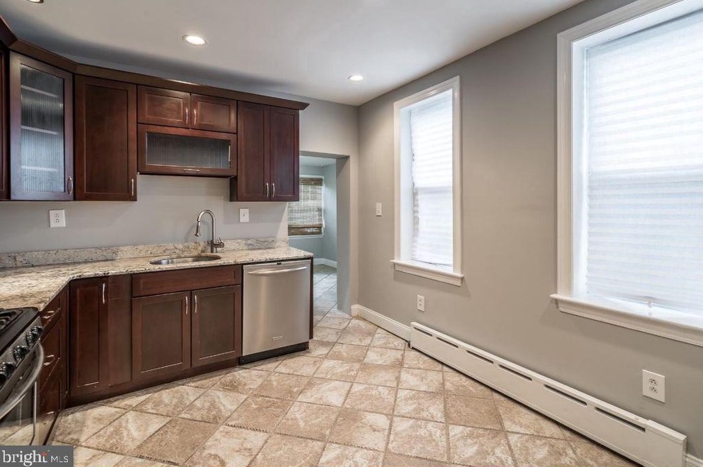 132 Krams Ave, Philadelphia, PA 19127