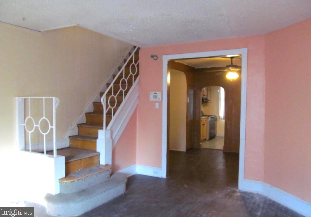 5813 Montrose St, Philadelphia PA  19143-3019 exterior