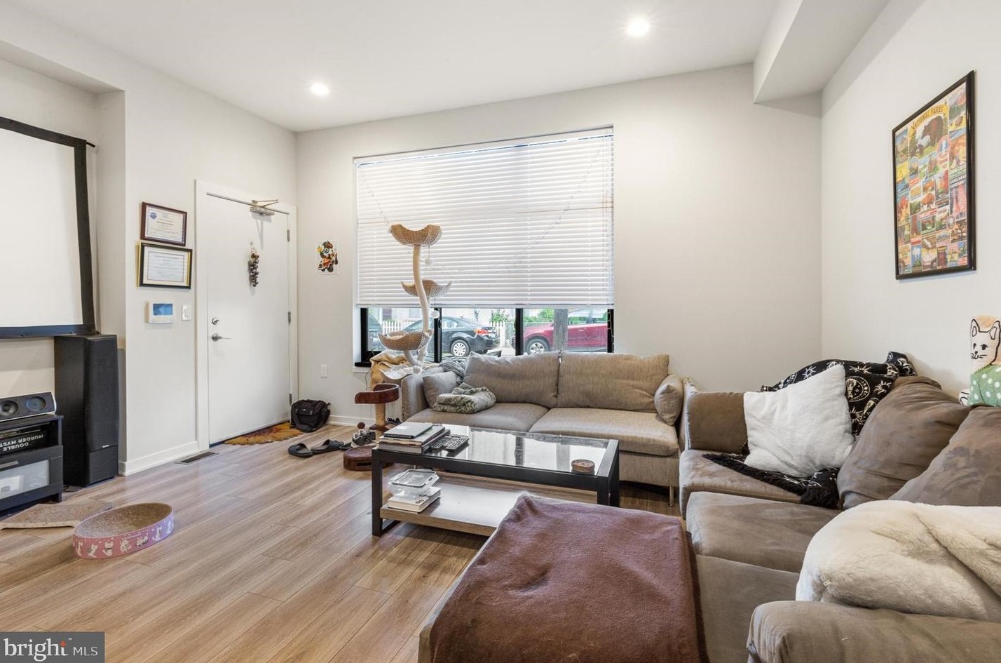 381 Martin St #1f, Philadelphia, PA 19128