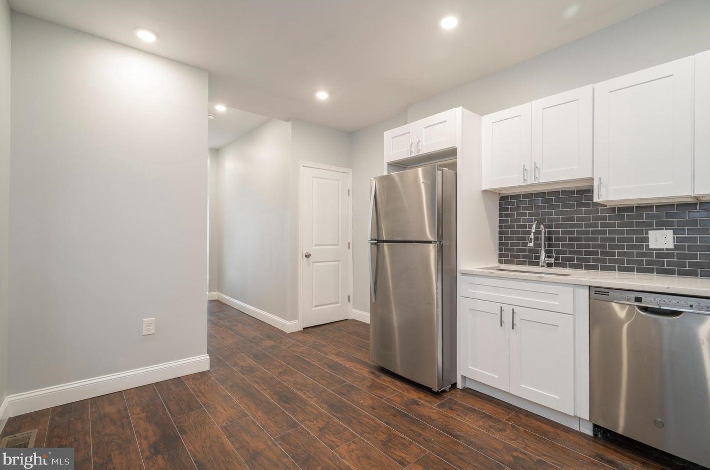 1135 Somerset St, Philadelphia PA 19133-1222 exterior