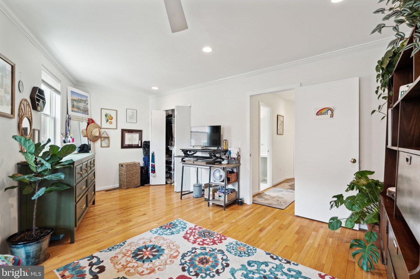 2911 Pennsylvania Ave, Philadelphia PA 19130-1107 exterior