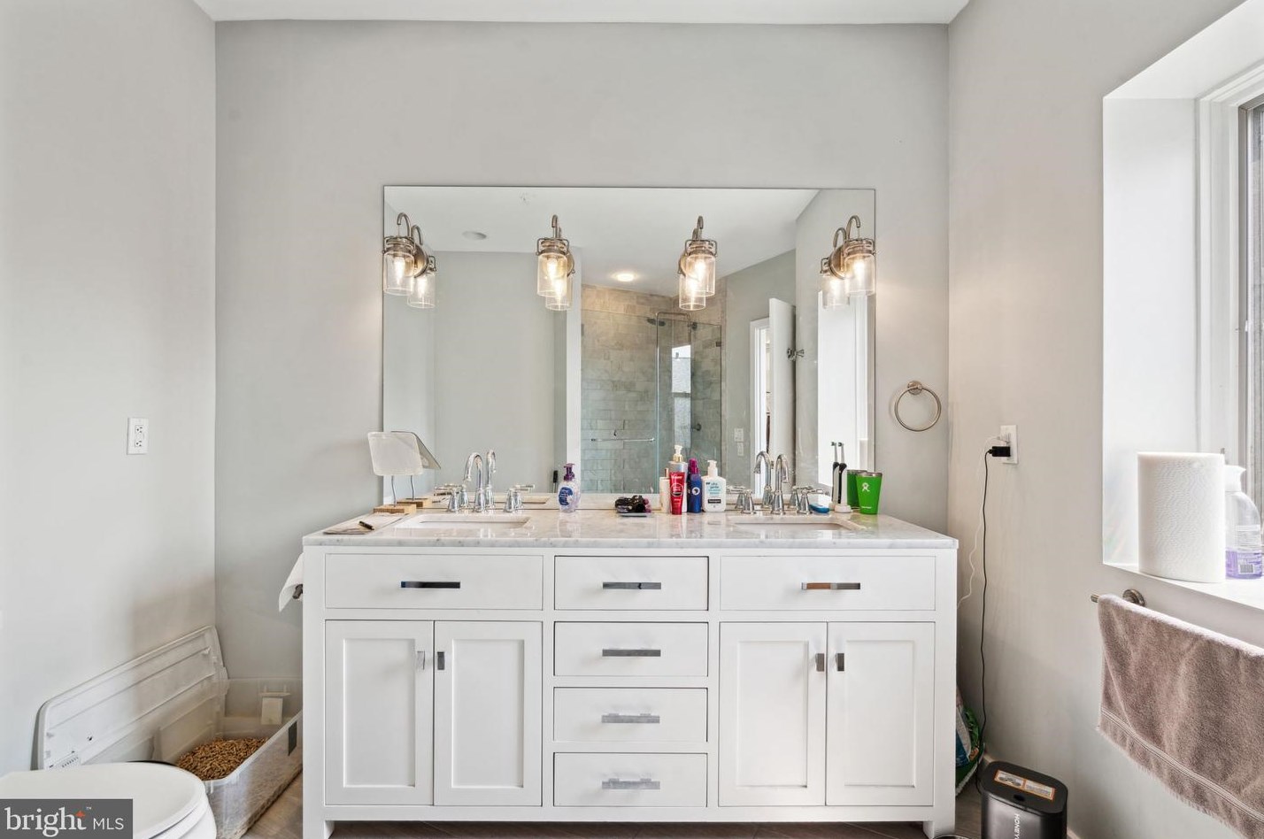 2911 Pennsylvania Ave, Philadelphia PA 19130-1107 exterior