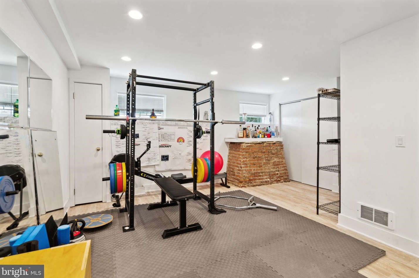 2911 Pennsylvania Ave, Philadelphia PA 19130-1107 exterior