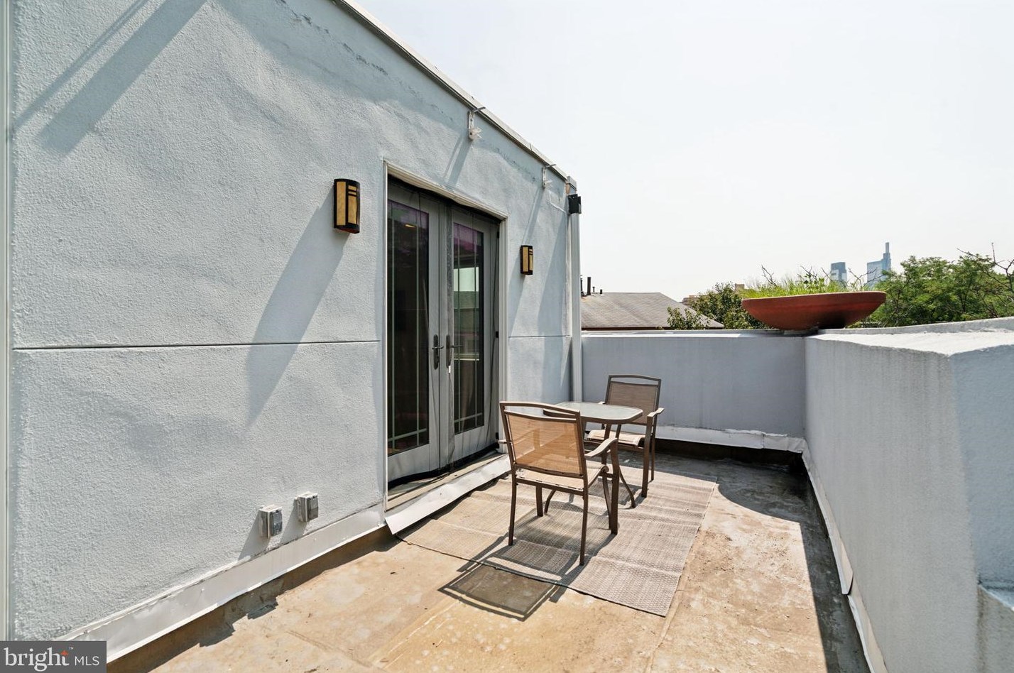 2911 Pennsylvania Ave, Philadelphia PA 19130-1107 exterior