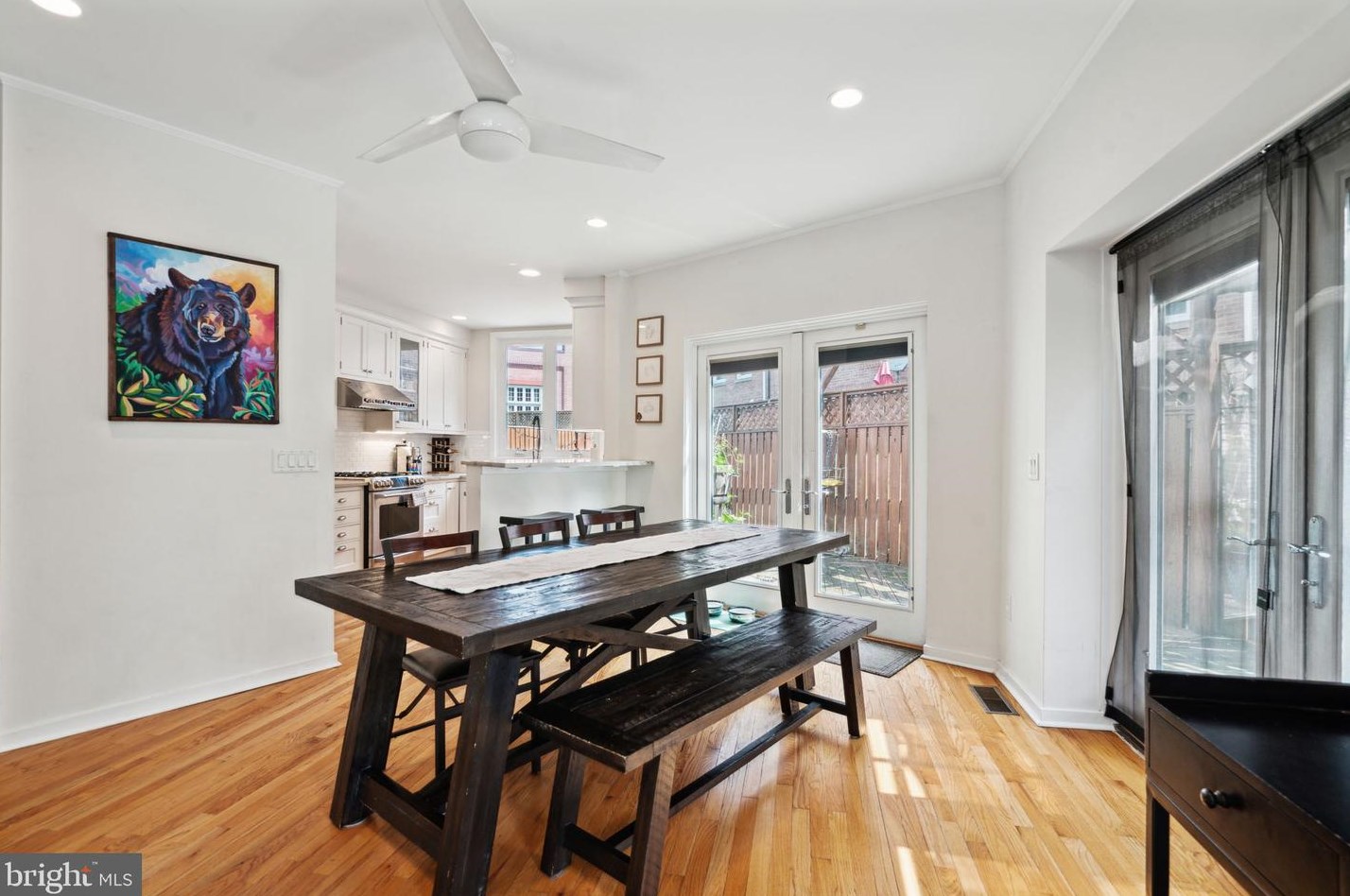 2911 Pennsylvania Ave, Philadelphia PA 19130-1107 exterior