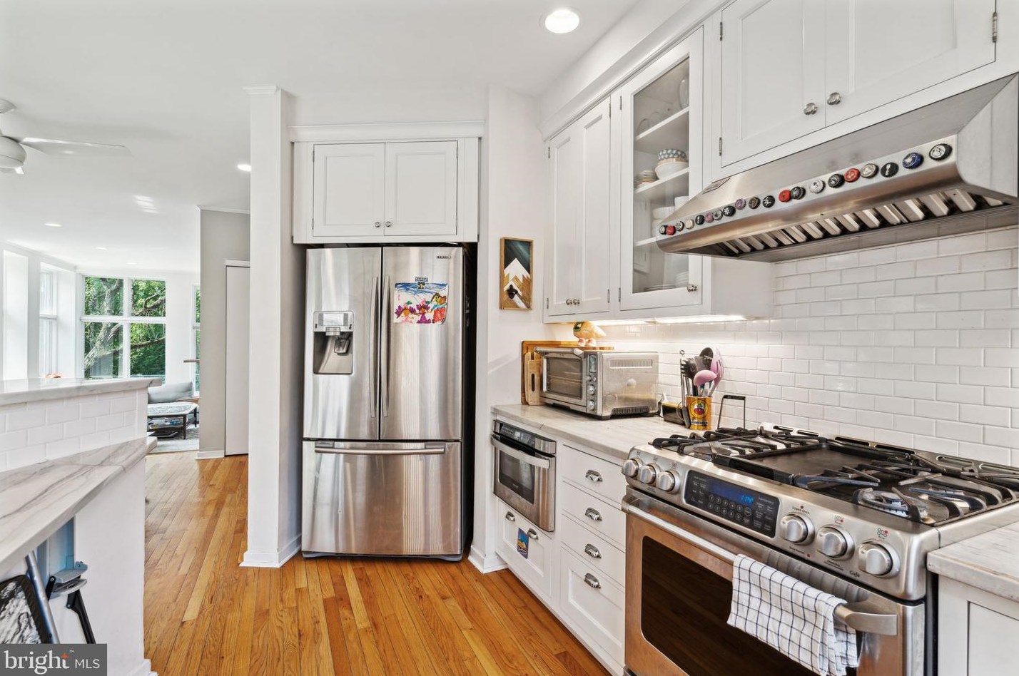 2911 Pennsylvania Ave, Philadelphia PA 19130-1107 exterior