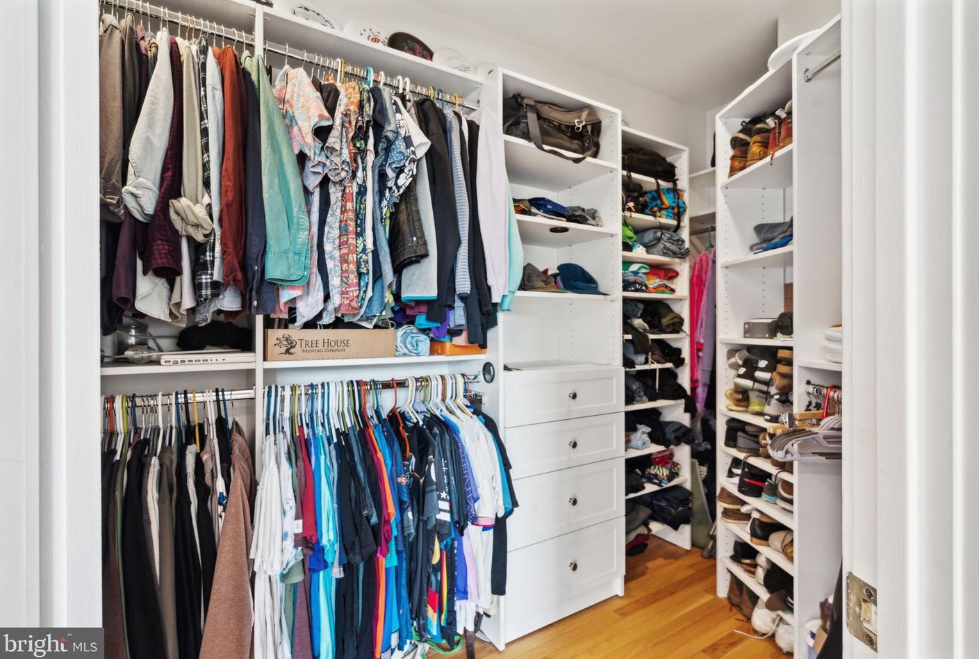 2911 Pennsylvania Ave, Philadelphia PA 19130-1107 exterior