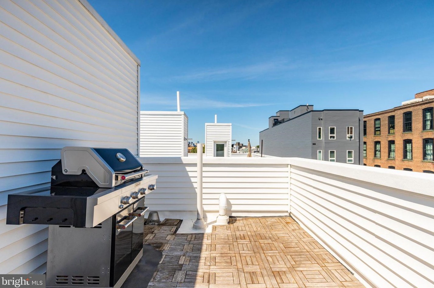 426 Miller St, Philadelphia PA  19125-2615 exterior