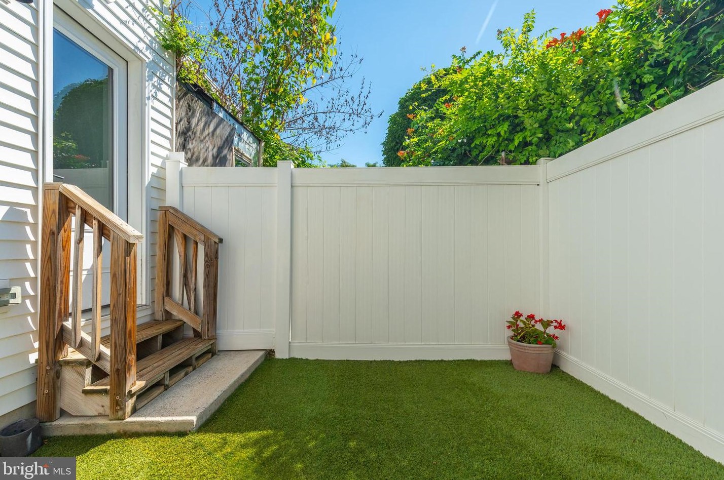 426 Miller St, Philadelphia PA  19125-2615 exterior