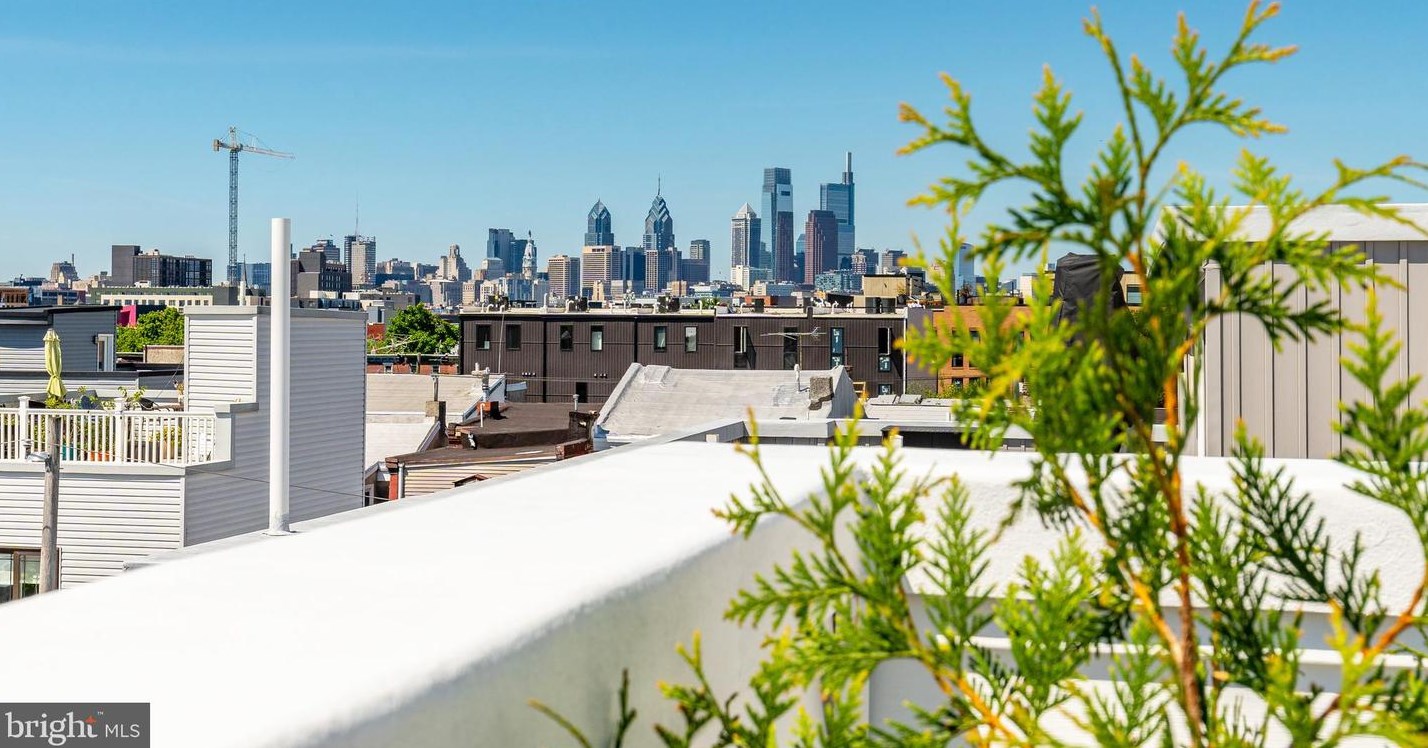 426 Miller St, Philadelphia PA  19125-2615 exterior