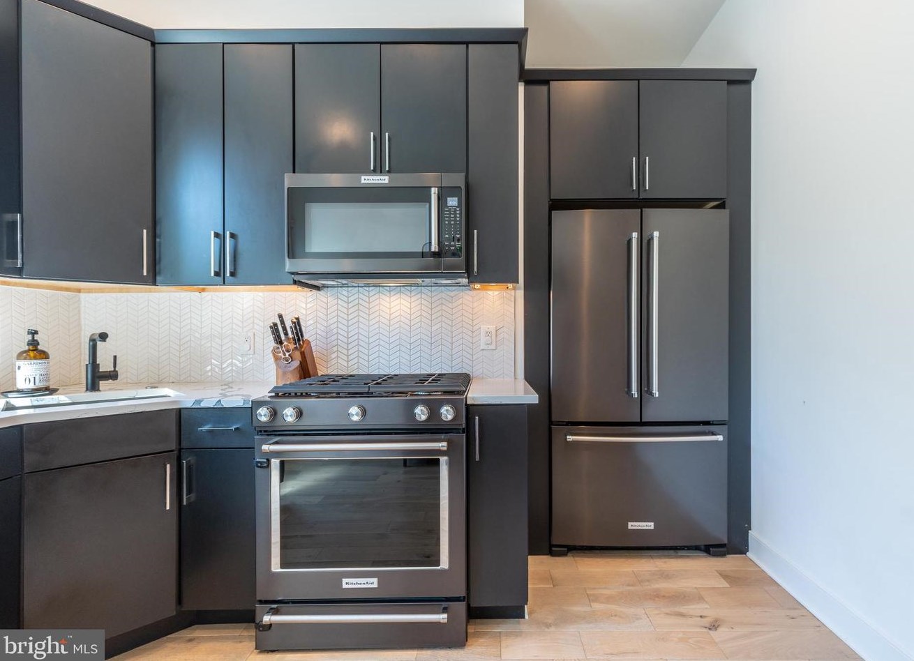 426 Miller St, Philadelphia PA  19125-2615 exterior
