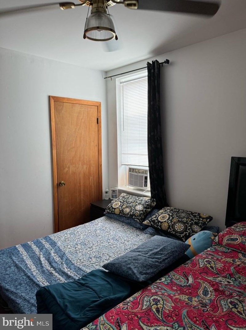 549 Tree St, Philadelphia PA  19148-5722 exterior