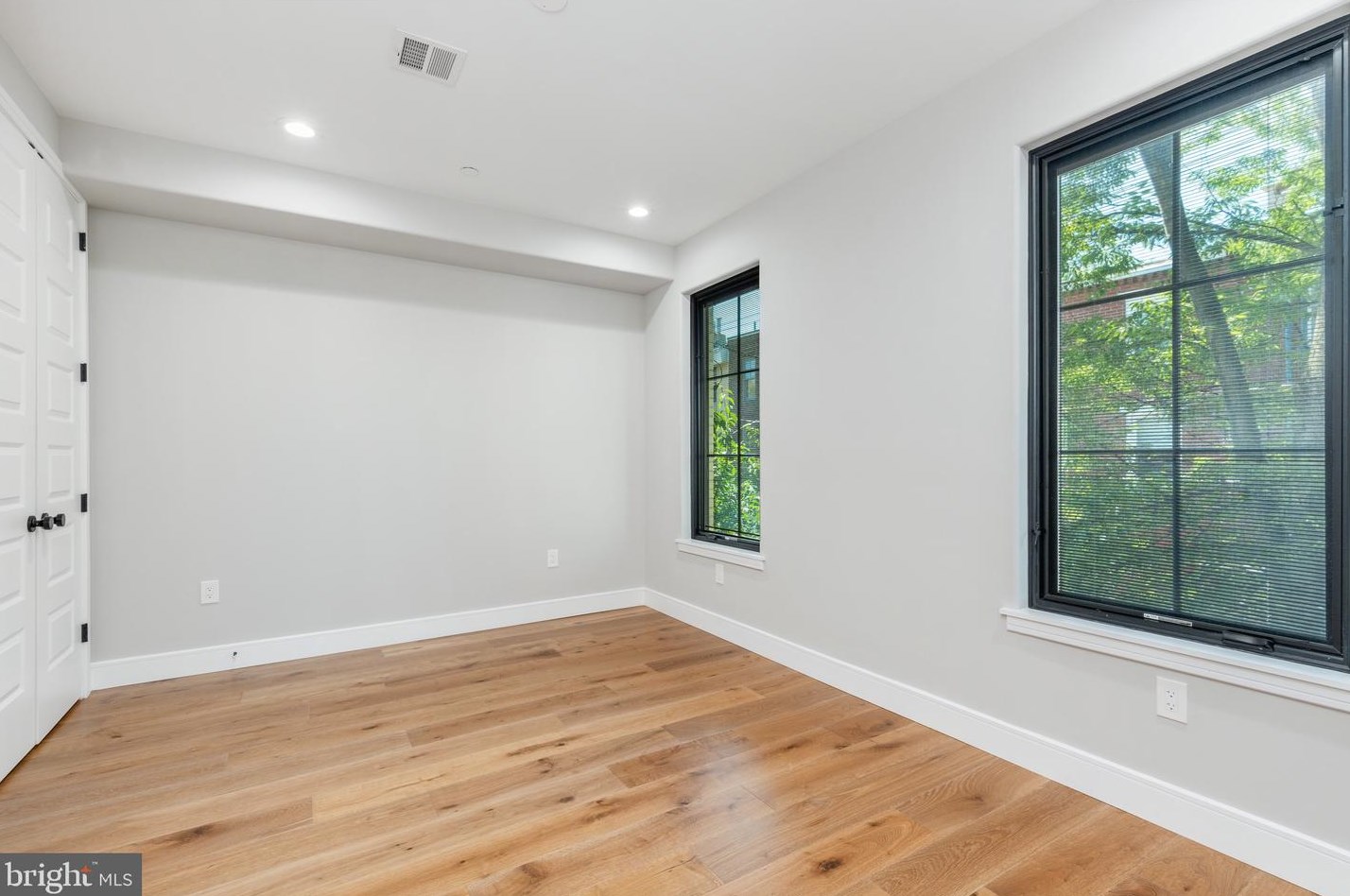 2211 Naudain St, Philadelphia PA  19146-1109 exterior