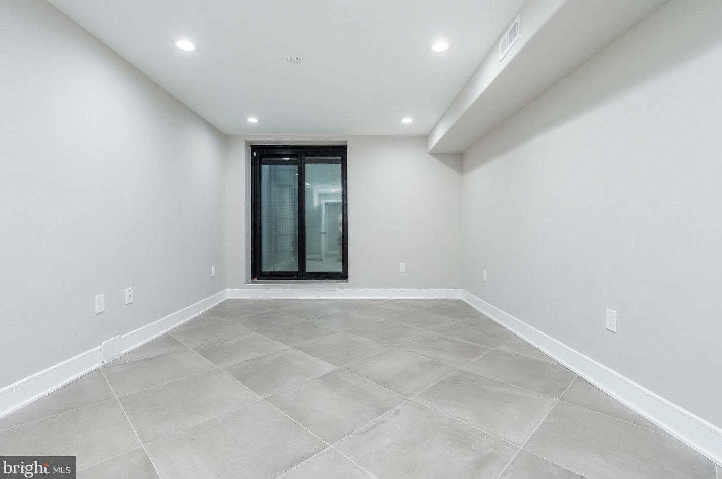 2211 Naudain St, Philadelphia PA  19146-1109 exterior