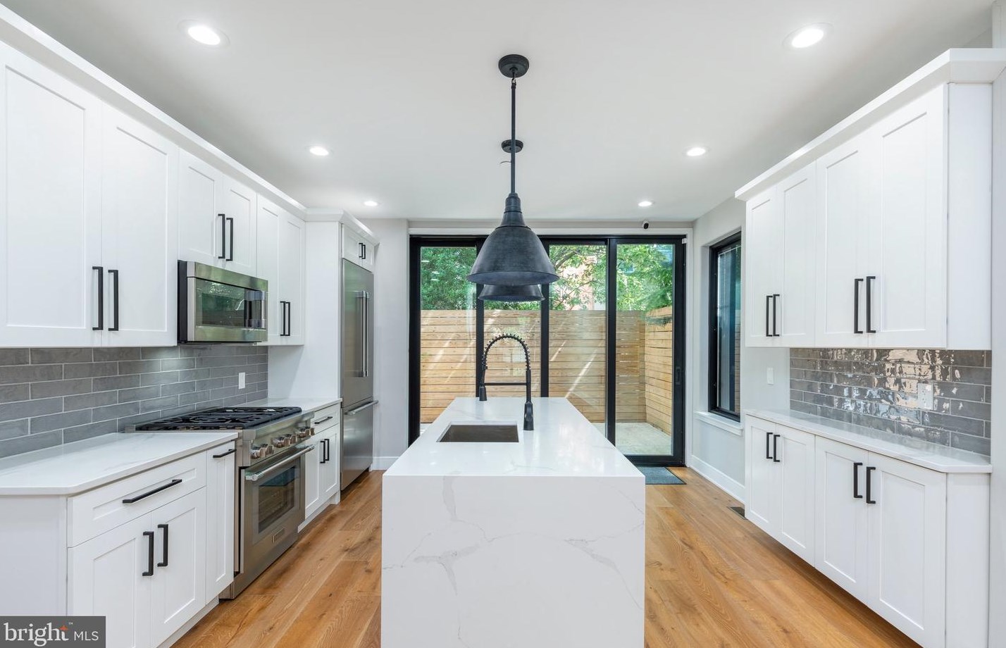 2211 Naudain St, Philadelphia PA  19146-1109 exterior