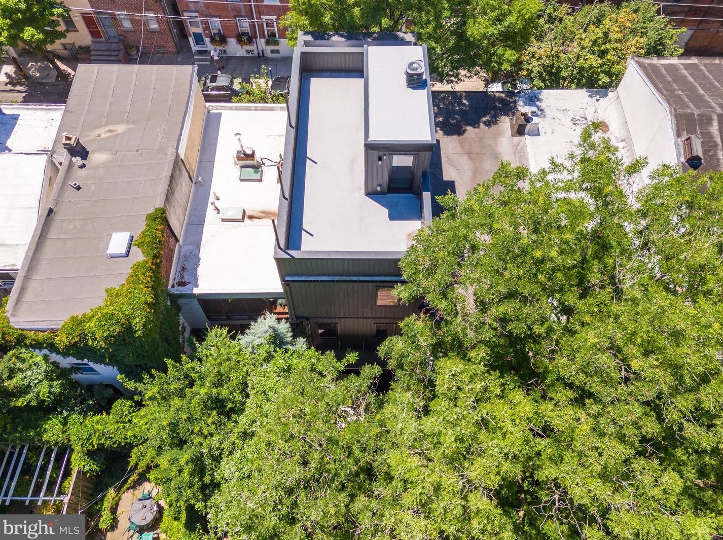 2211 Naudain St, Philadelphia PA  19146-1109 exterior