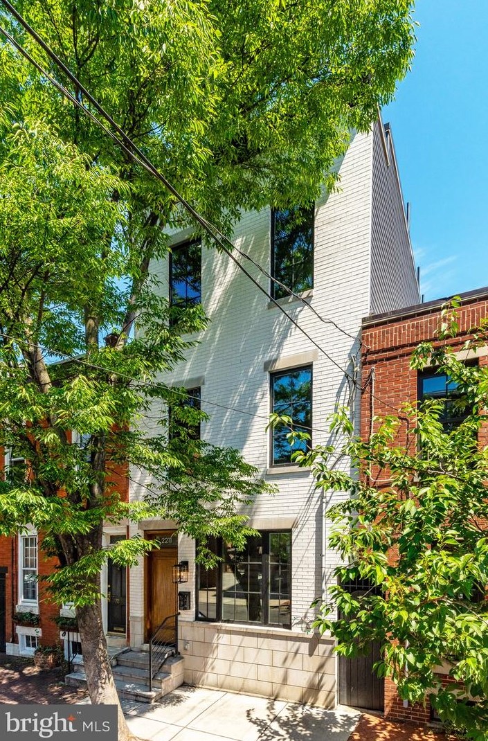2211 Naudain St, Philadelphia PA  19146-1109 exterior