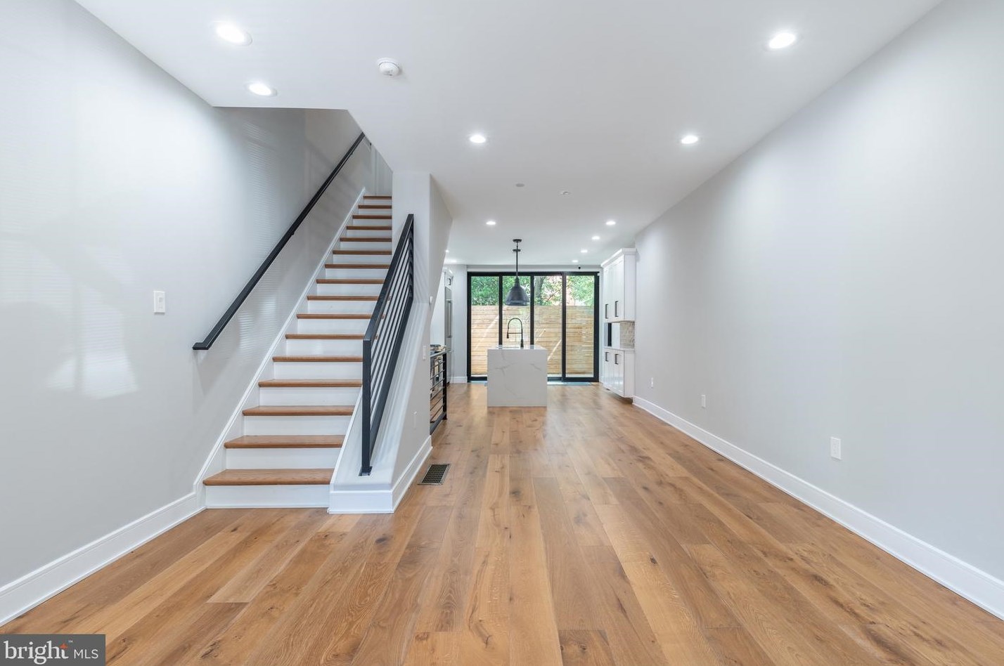 2211 Naudain St, Philadelphia PA  19146-1109 exterior