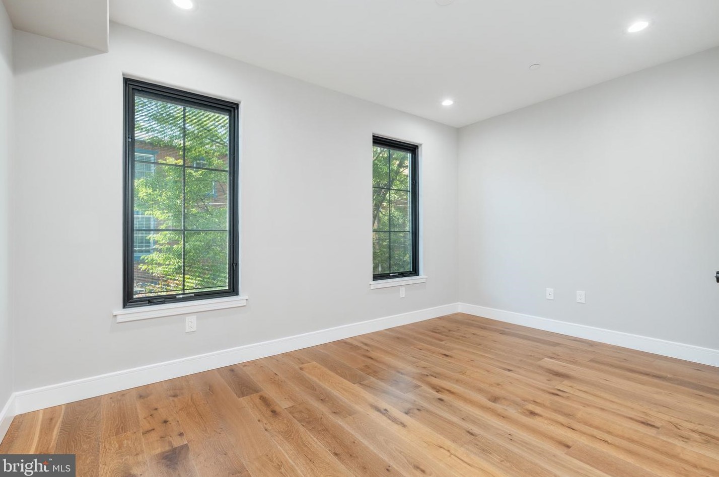 2211 Naudain St, Philadelphia PA  19146-1109 exterior