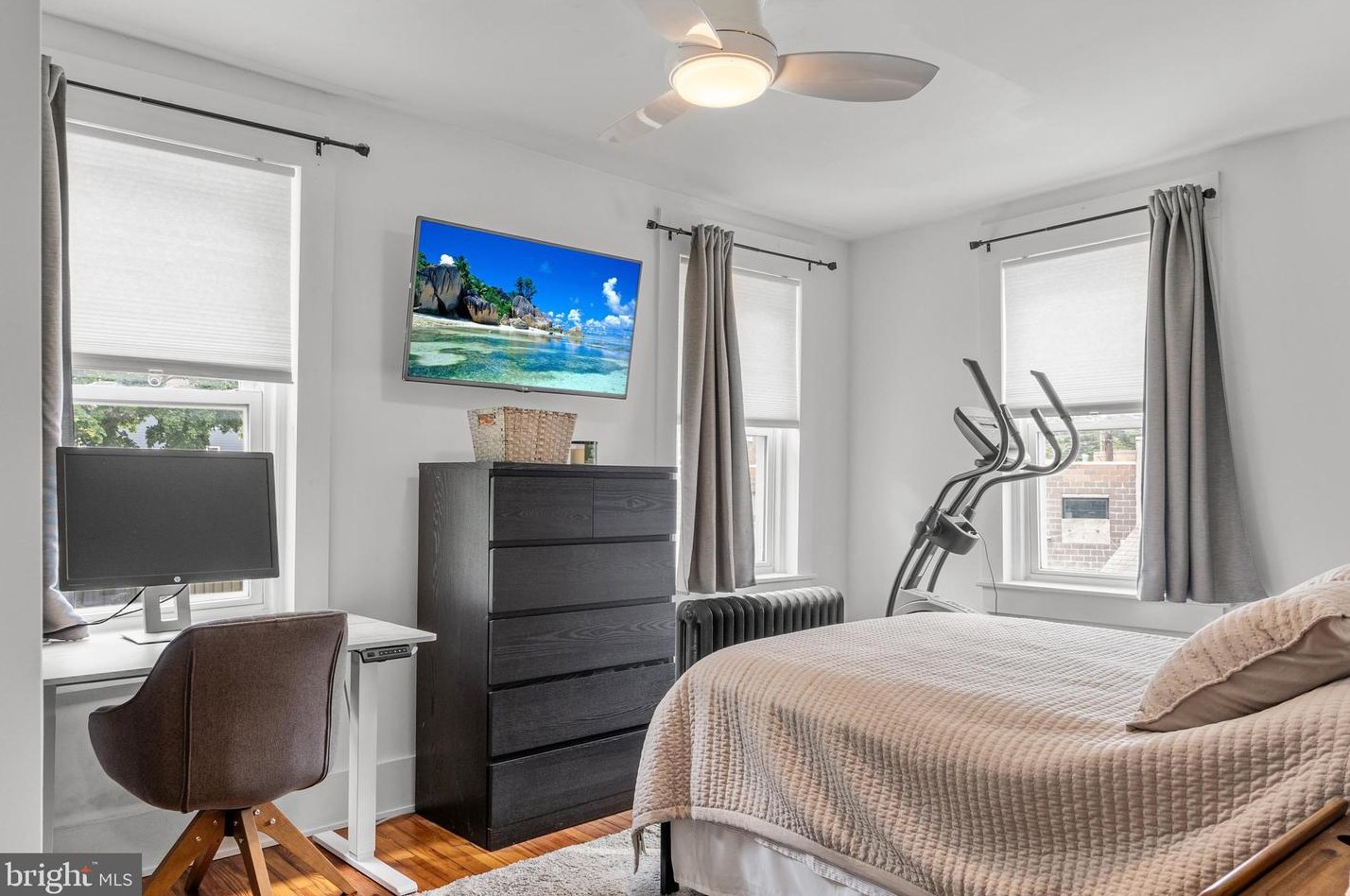 619 Shawmont Ave, Philadelphia PA 19128-3124 exterior