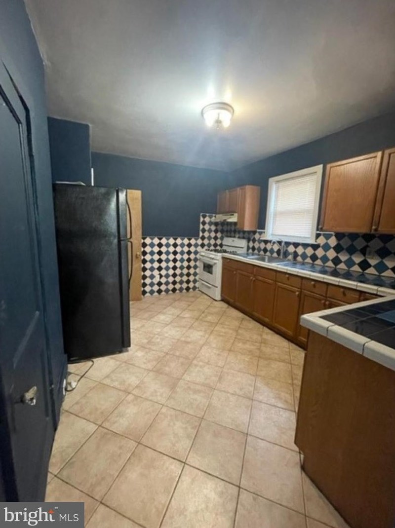 6156 Walker St, Philadelphia PA  19135-3526 exterior