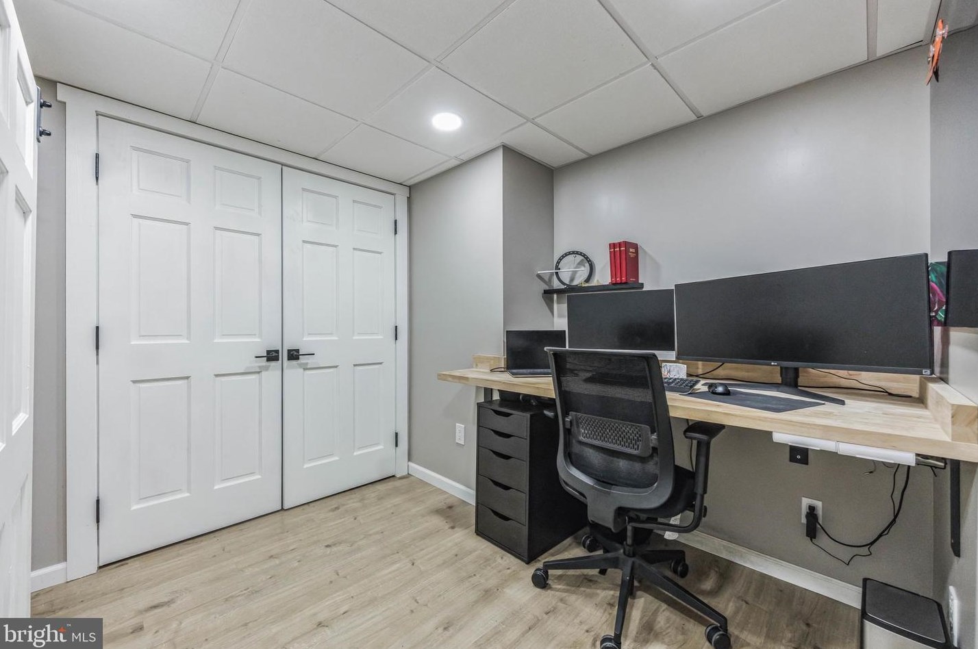 226 Rector St, Philadelphia PA  19128-5035 exterior