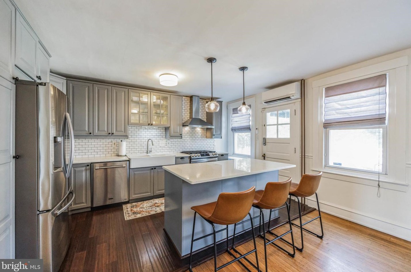 226 Rector St, Philadelphia PA  19128-5035 exterior