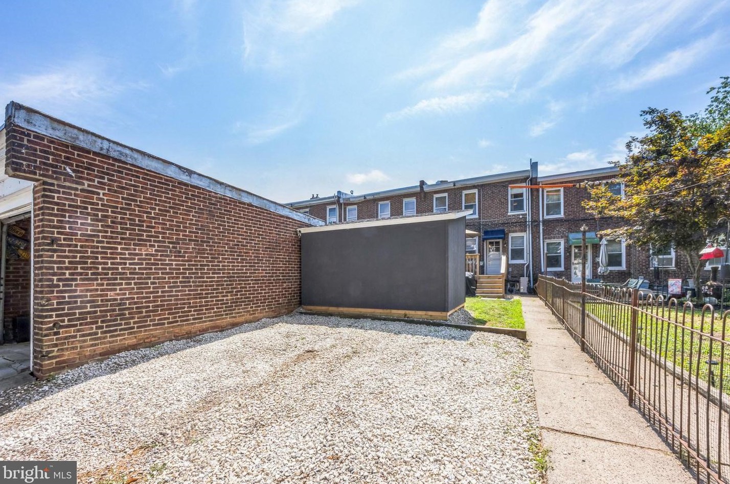 226 Rector St, Philadelphia PA  19128-5035 exterior