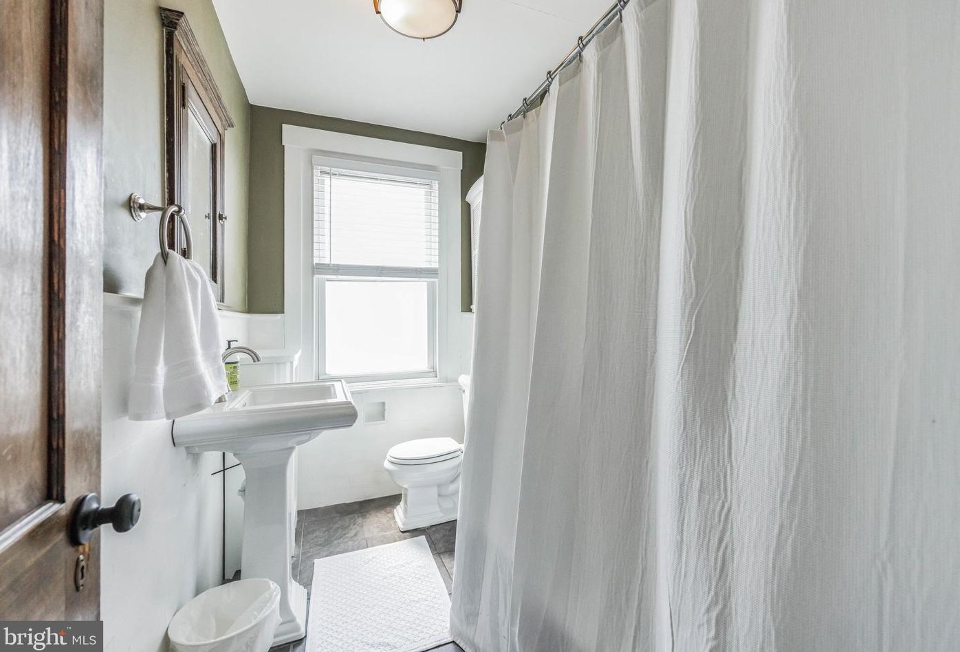 226 Rector St, Philadelphia PA  19128-5035 exterior