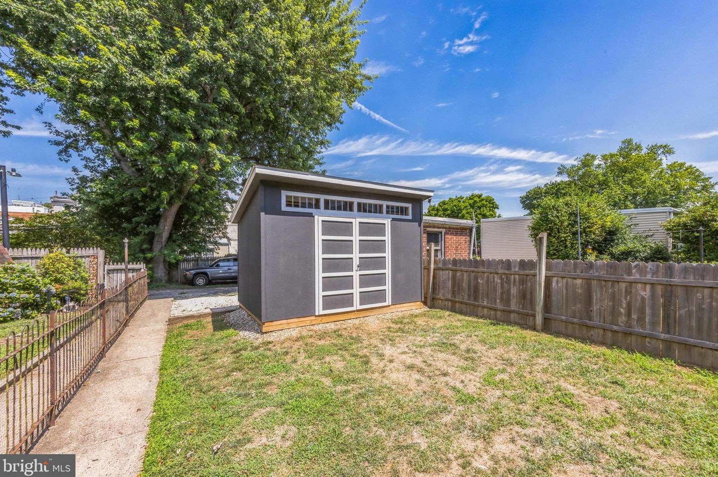 226 Rector St, Philadelphia PA  19128-5035 exterior