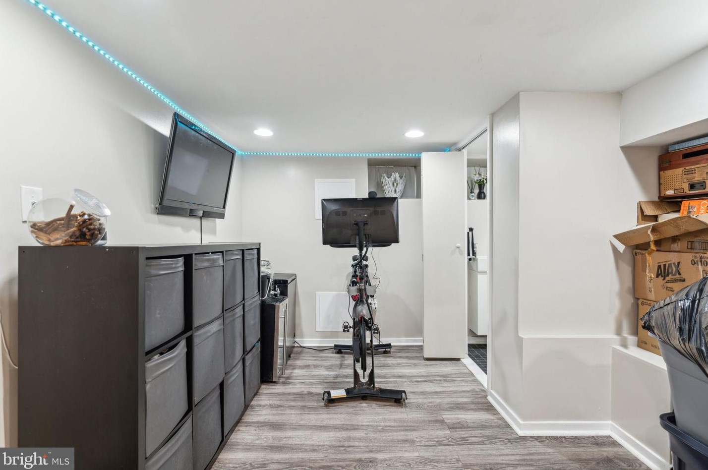 2639 Wilder St, Philadelphia PA  19146-4420 exterior