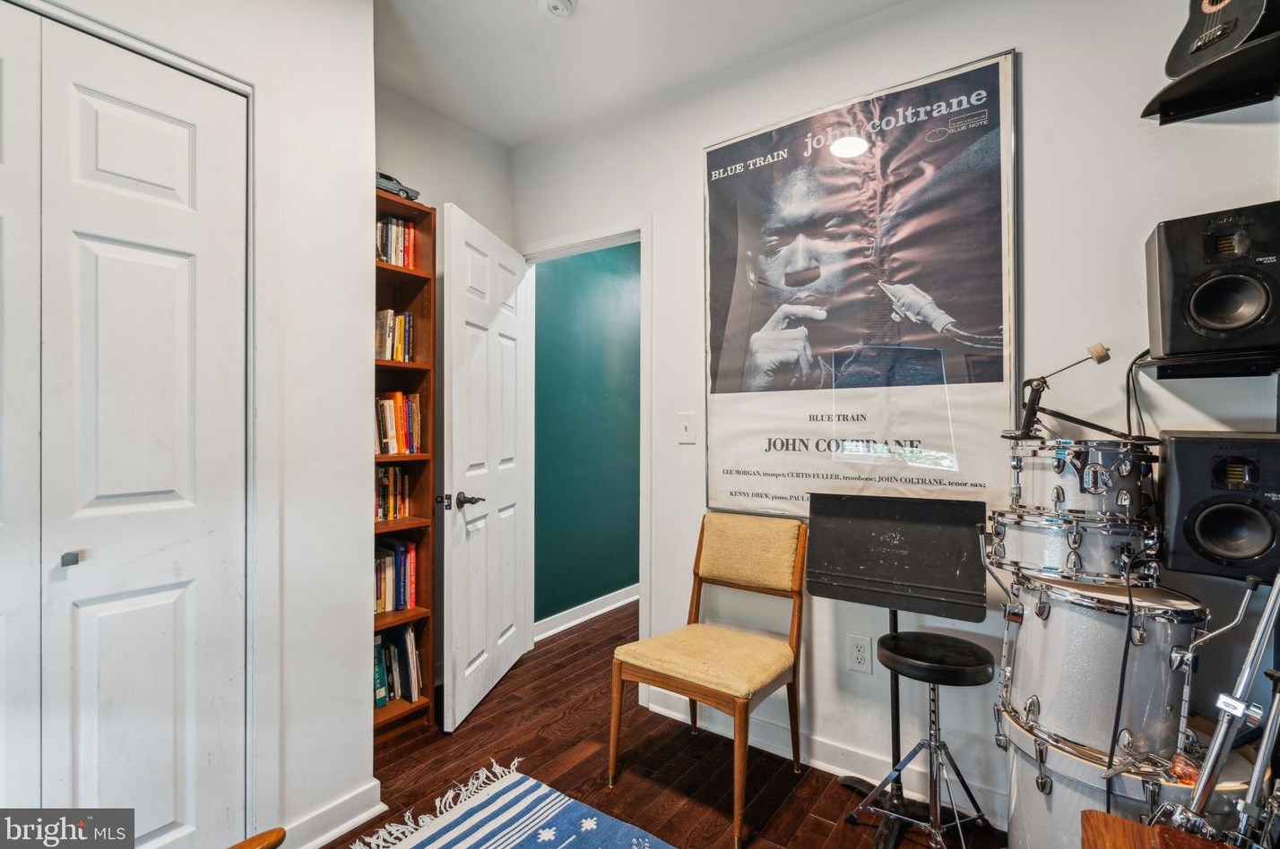 2639 Wilder St, Philadelphia PA  19146-4420 exterior