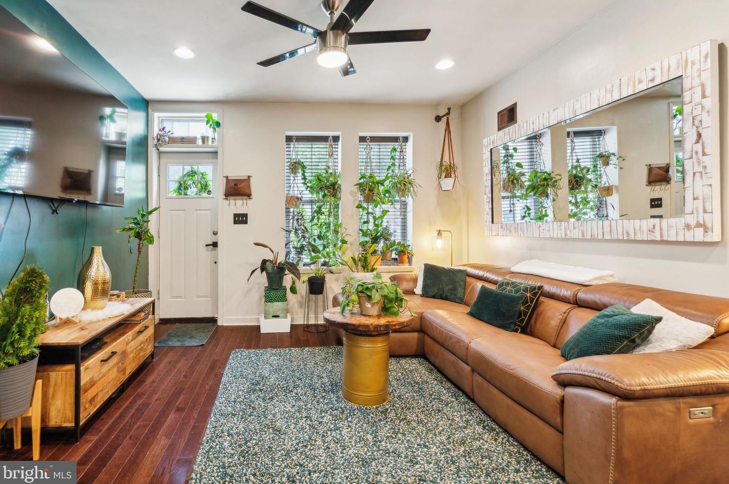 2639 Wilder St, Philadelphia PA  19146-4420 exterior