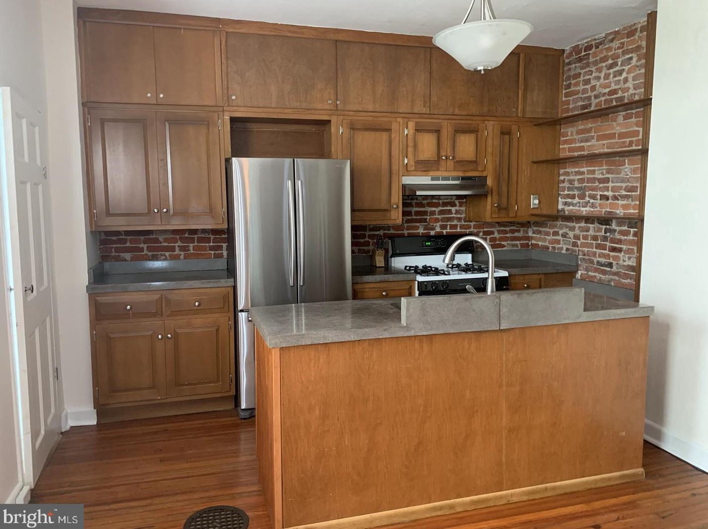 2530 Waverly St, Philadelphia PA  19146-1050 exterior