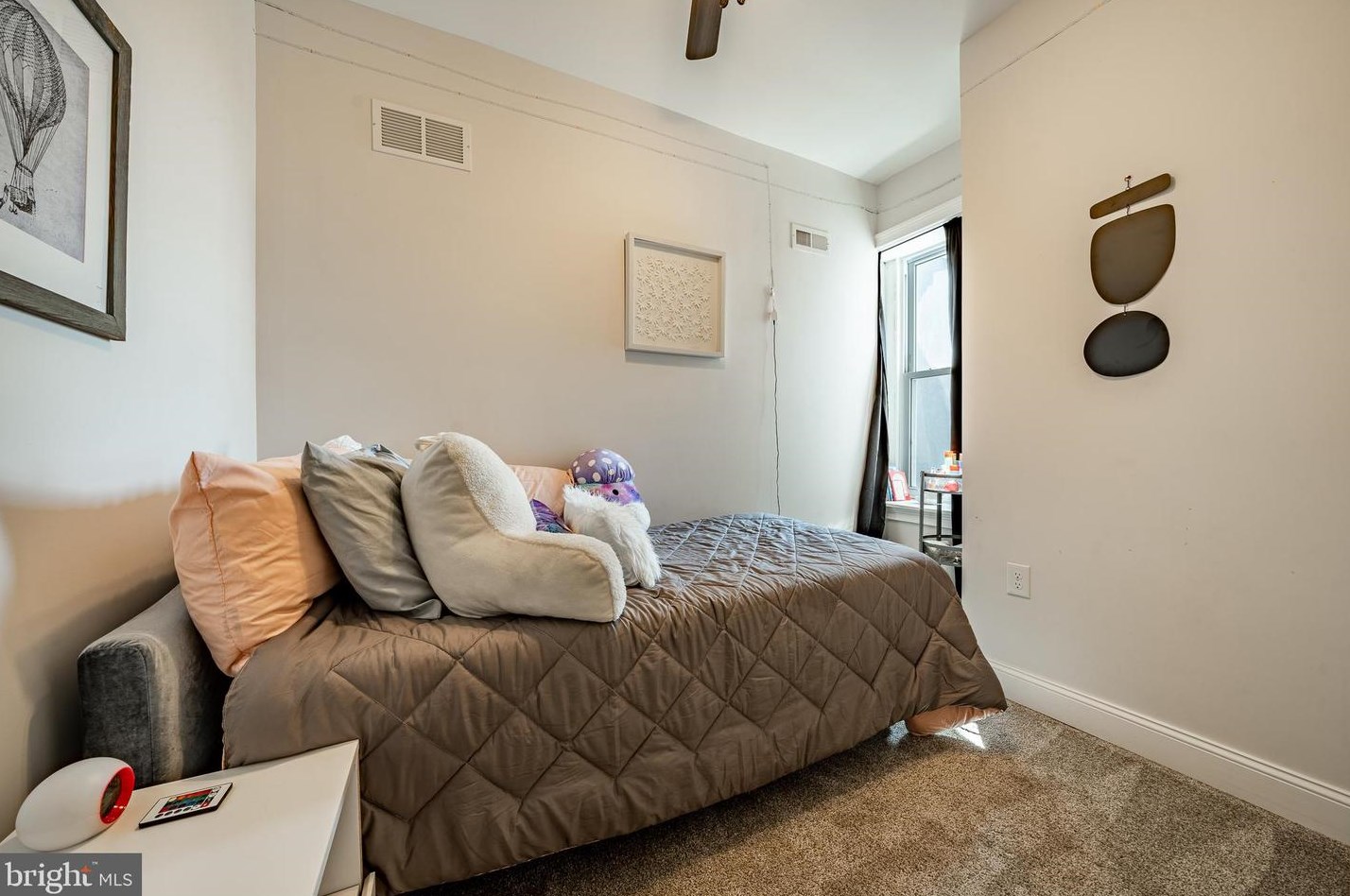 227 Wendover St, Philadelphia PA  19128-5041 exterior