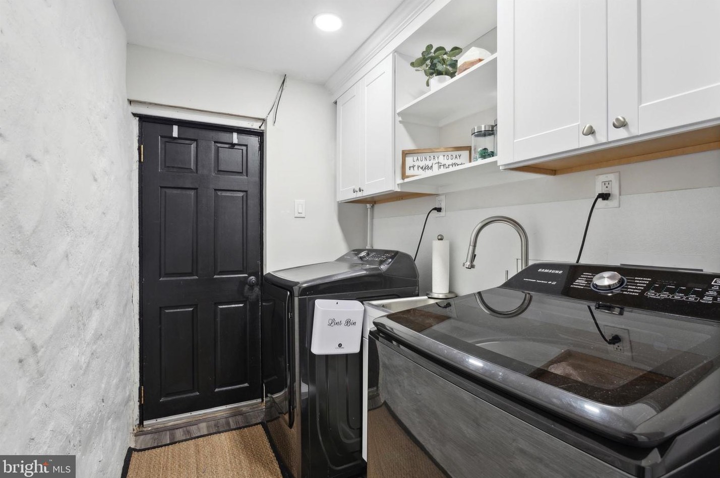 3402 Queen Ln, Philadelphia PA  19129-1441 exterior