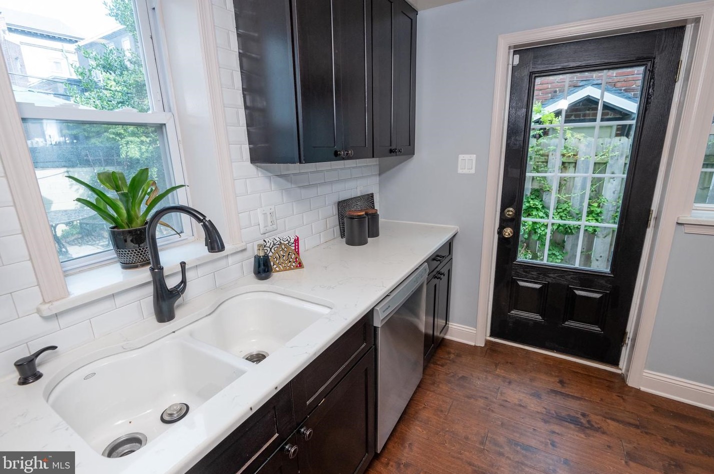 1011 Randolph St, Philadelphia PA  19123-1409 exterior
