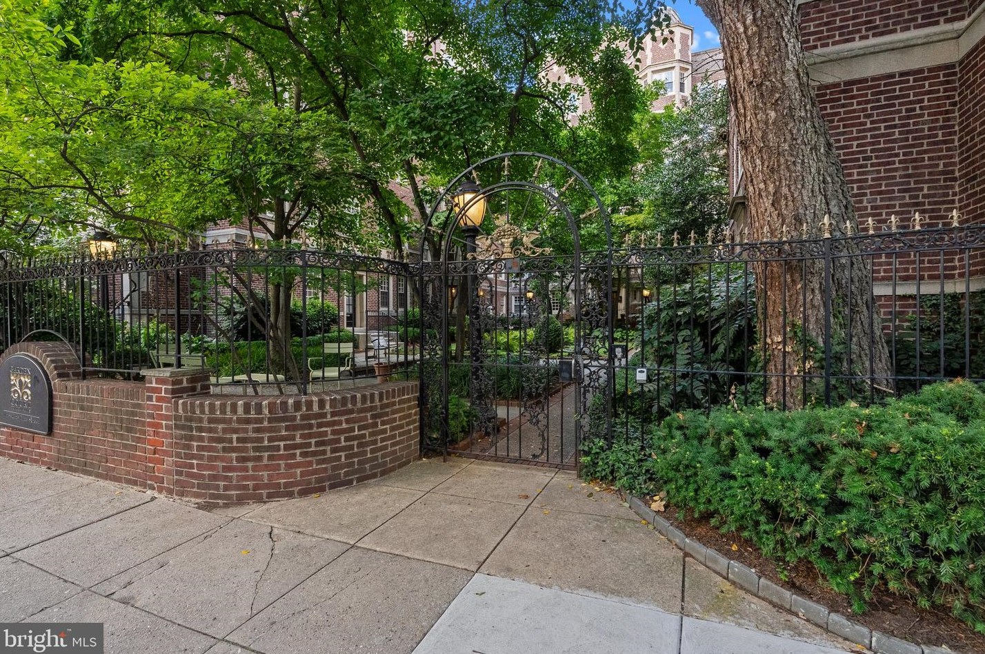 4621 Pine St, Philadelphia PA  19143-1896 exterior