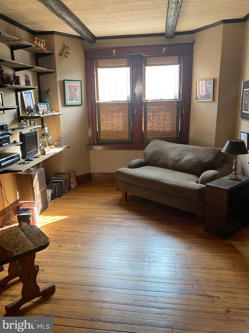 6104 Walker St, Philadelphia PA 19135-3525 exterior