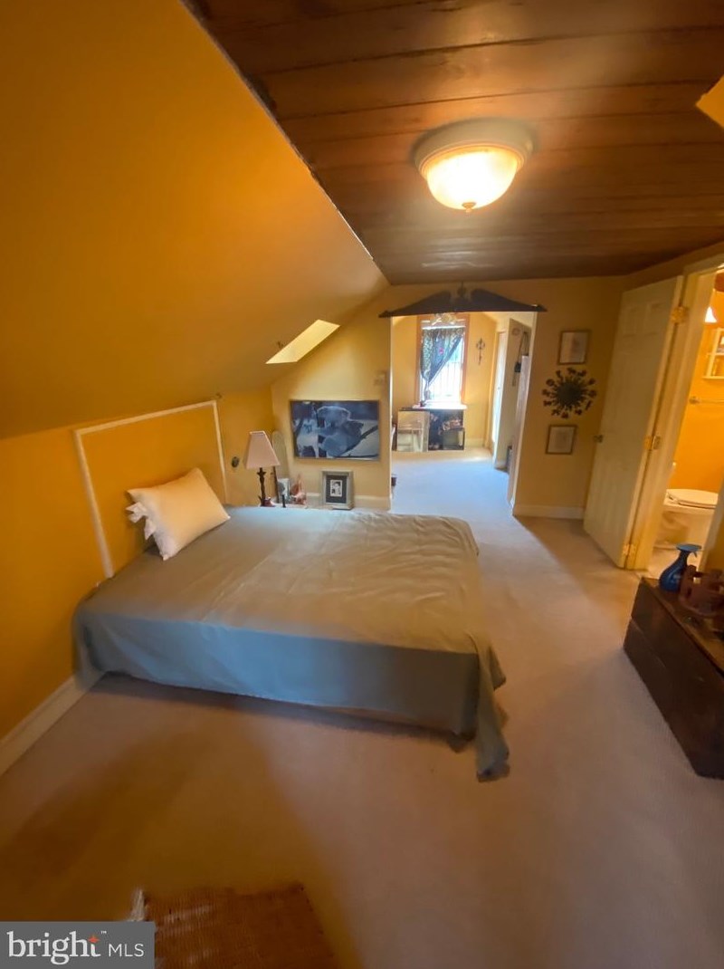 6104 Walker St, Philadelphia PA 19135-3525 exterior