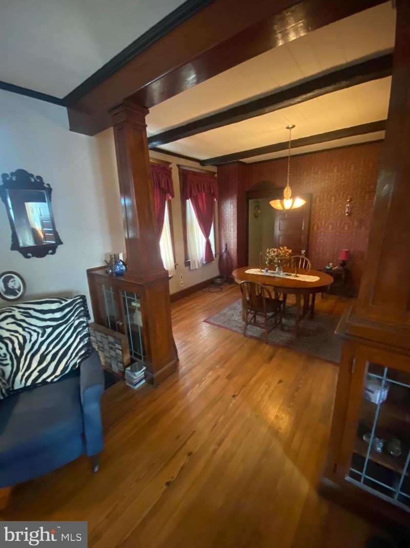 6104 Walker St, Philadelphia PA 19135-3525 exterior