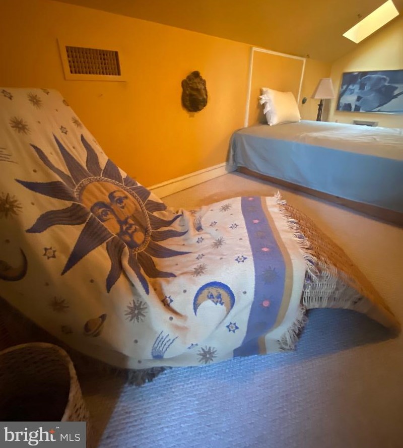 6104 Walker St, Philadelphia PA 19135-3525 exterior