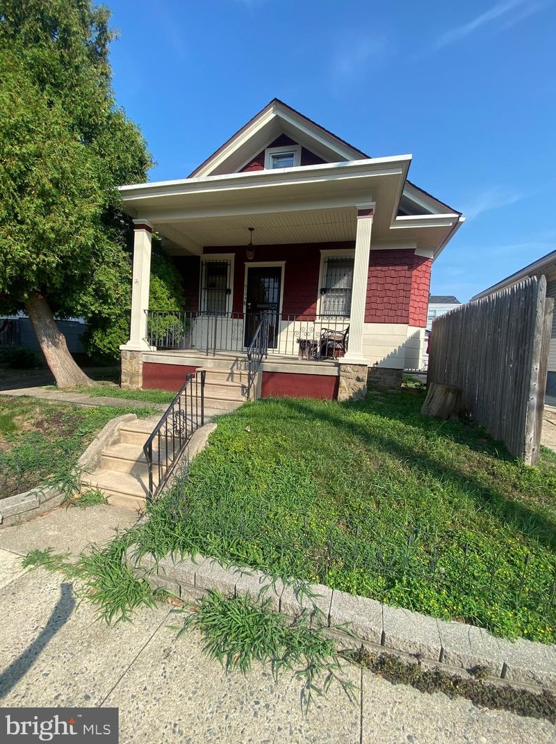 6104 Walker St, Philadelphia PA 19135-3525 exterior