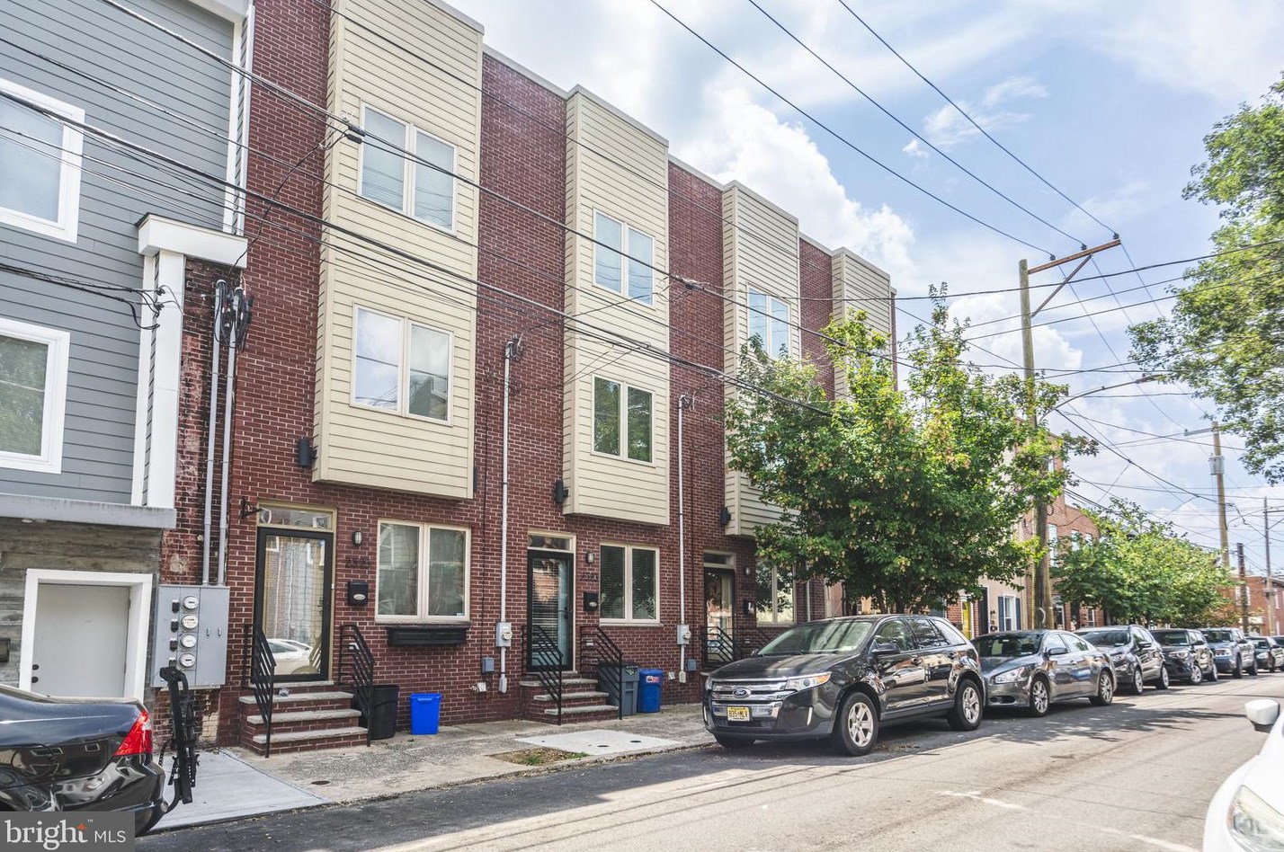 2323 Thompson St, Philadelphia PA  19125-3628 exterior