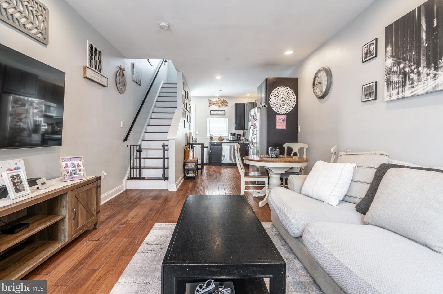 2323 Thompson St, Philadelphia PA  19125-3628 exterior