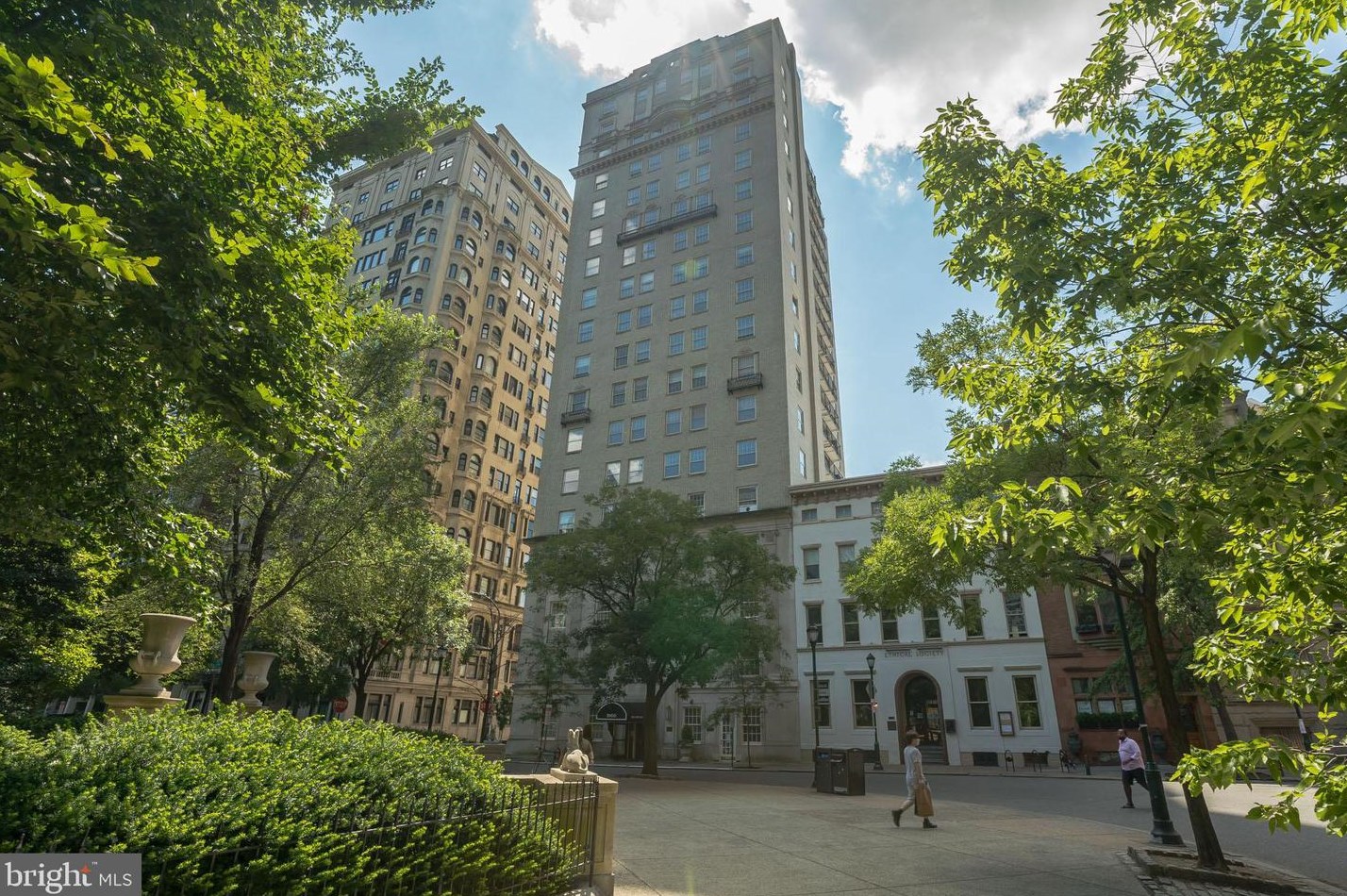 1900 Rittenhouse Sq, Philadelphia PA 19103-5735 exterior