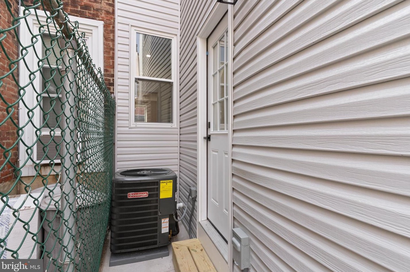 837 Mercer St, Philadelphia PA  19125-3518 exterior