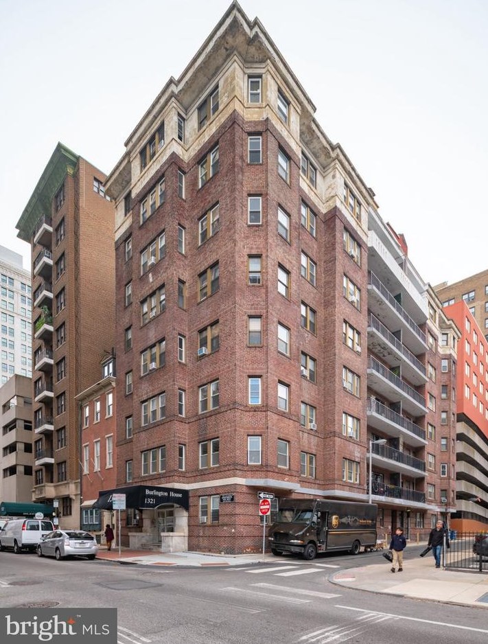 1321 Spruce St, Philadelphia PA  19107-5656 exterior