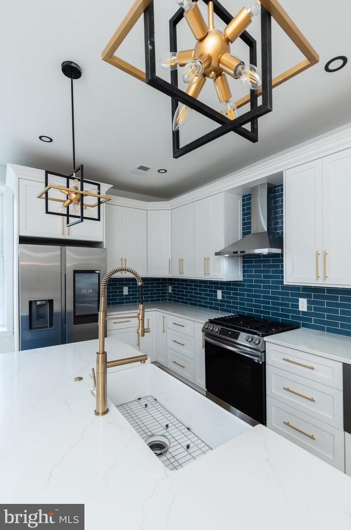 202 Ripka St, Philadelphia PA  19127-1104 exterior