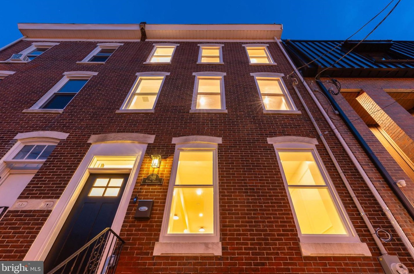 202 Ripka St, Philadelphia PA  19127-1104 exterior